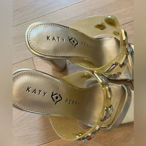 Katy Perry the Finca gold block heels  size 6 - Picture 2 of 7